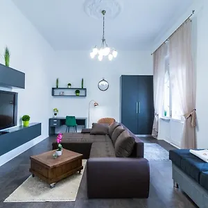 grof-palace-apartman.szeged-hotels.com/
