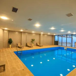 מלון Pine Astoria
